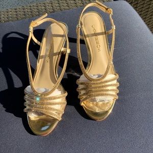 NWT Caparros Niche rhinestone sandal